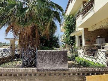 Appartamento in vendita di 229 m² in Strada Statale 16 Adriatica