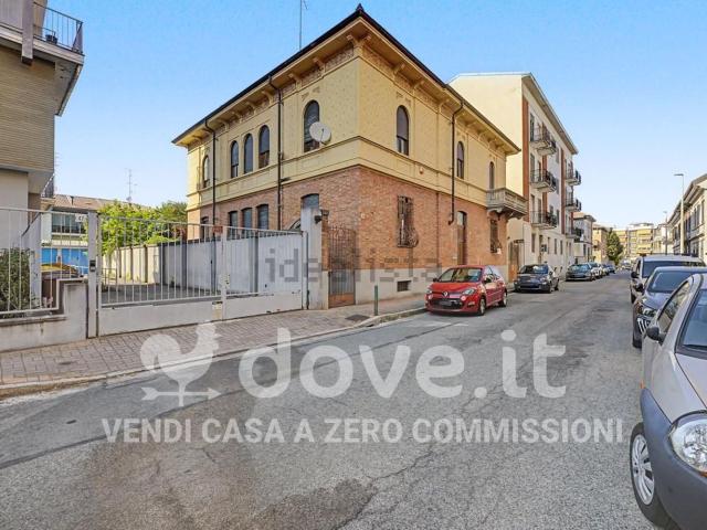 Appartamento in vendita di 230 m² in Via Confienza, 51