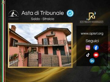 Appartamento in vendita di 230 m² in Via Cave, 223