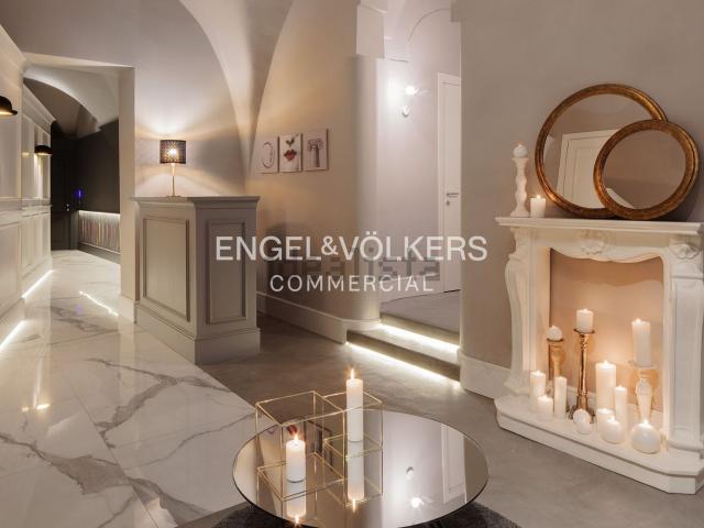 Appartamento in vendita di 230 m² in Via Antonino di Sangiuliano, 293