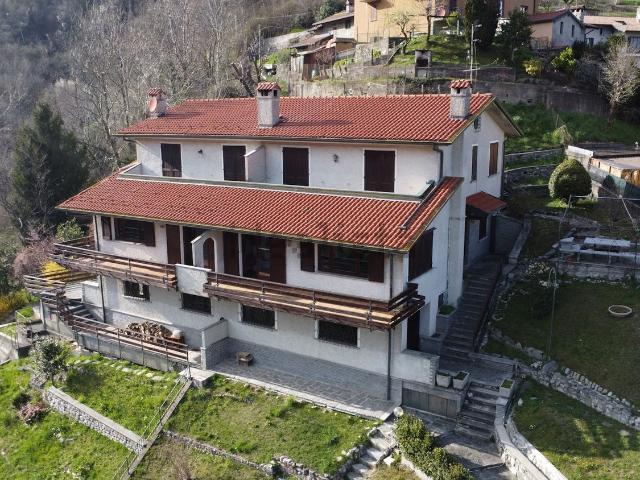 Appartamento in vendita di 230 m² in Via Annunciata Binda