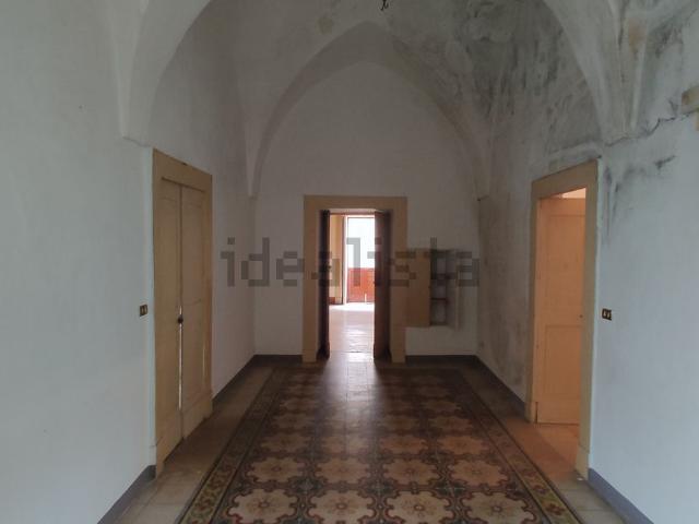 Appartamento in vendita di 230 m² in Via Alfieri
