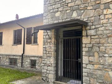Appartamento in vendita di 230 m² in Via Baita, 4