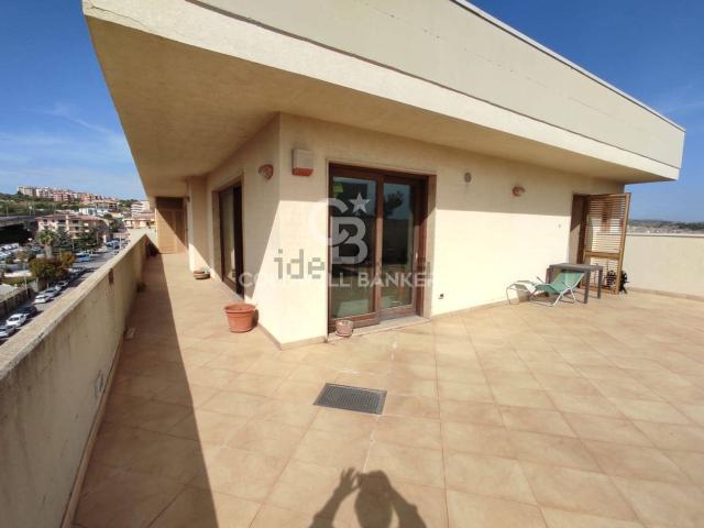 Appartamento in vendita di 230 m² in Via Giuseppe di Vittorio