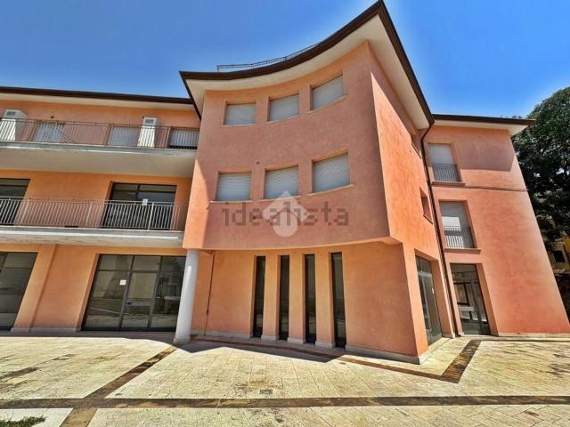 Appartamento in vendita di 230 m² in Via Giacomo Matteotti