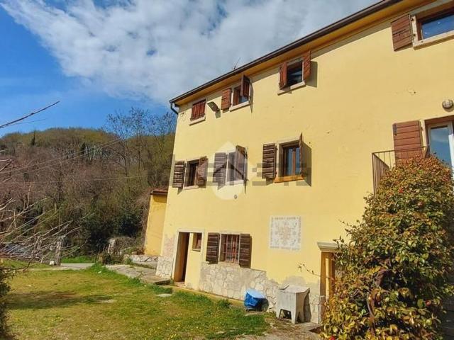Appartamento in vendita di 230 m² in Via Enzo Ferrari, 1