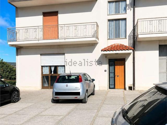 Appartamento in vendita di 230 m² in Via Francesco Caracciolo