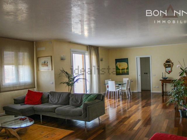 Appartamento in vendita di 230 m² in Via Francia, 37