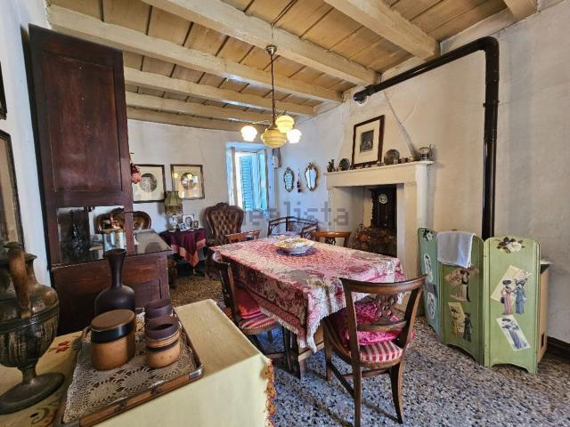 Appartamento in vendita di 230 m² in Via Indipendenza