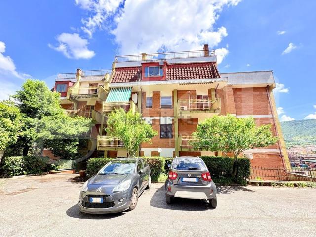 Appartamento in vendita di 230 m² in Via Latina, 104