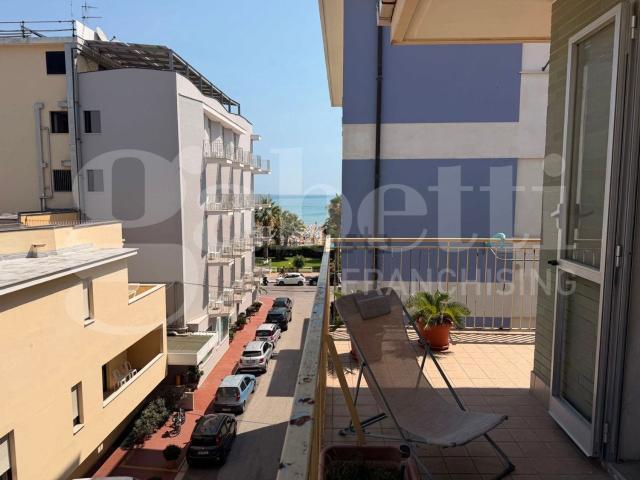 Appartamento in vendita di 230 m² in Via Lucania, 45