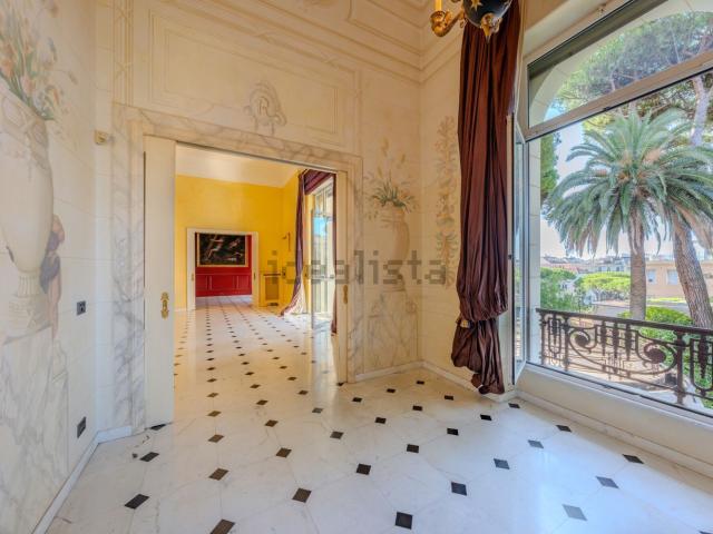 Appartamento in vendita di 230 m² in Via Montallegro, 47
