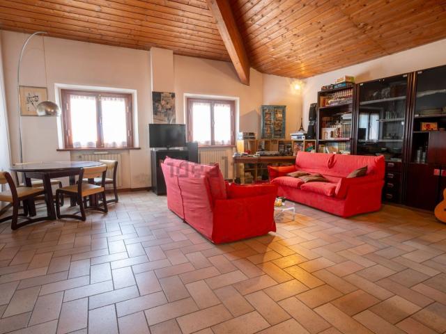 Appartamento in vendita di 230 m² in Via Matteotti