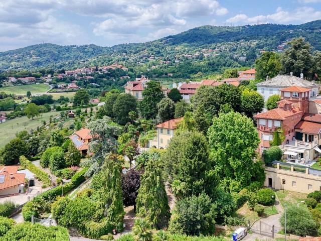 Appartamento in vendita di 230 m² in Via Mario Mogna, 56
