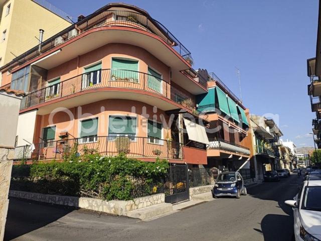 Appartamento in vendita di 230 m² in Via Salerno, 23
