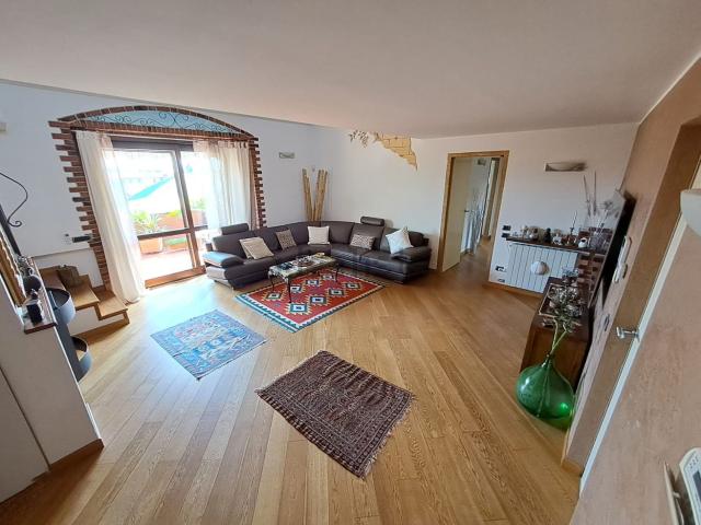 Appartamento in vendita di 230 m² in Via San Bernardo, 45