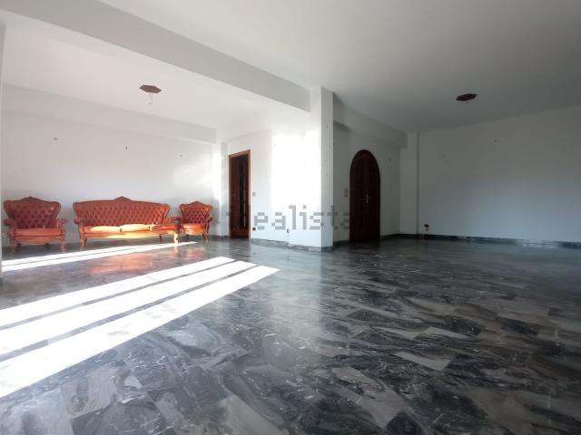 Appartamento in vendita di 230 m² in Via sbarre superiori