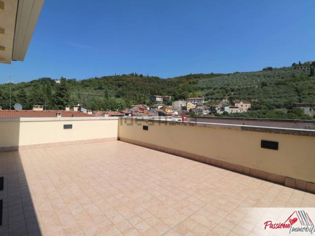 Appartamento in vendita di 230 m² in Via Podgora, 14