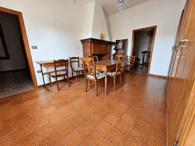 Appartamento in vendita di 230 m² in Via Polenta, 631