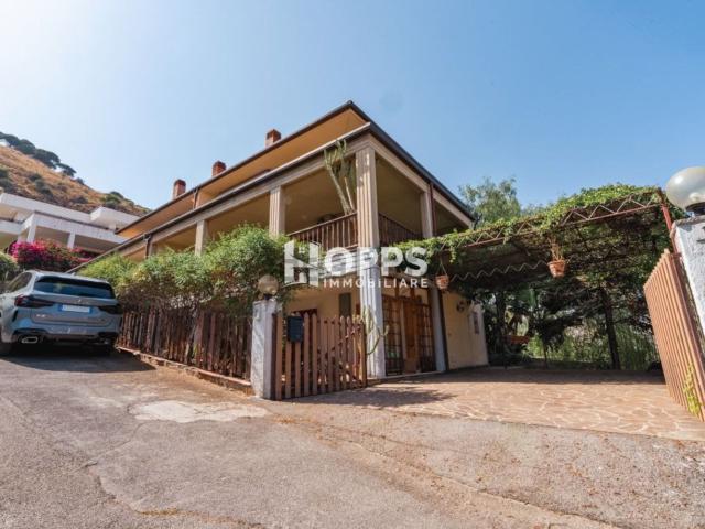 Appartamento in vendita di 230 m² in Via Porziuncola