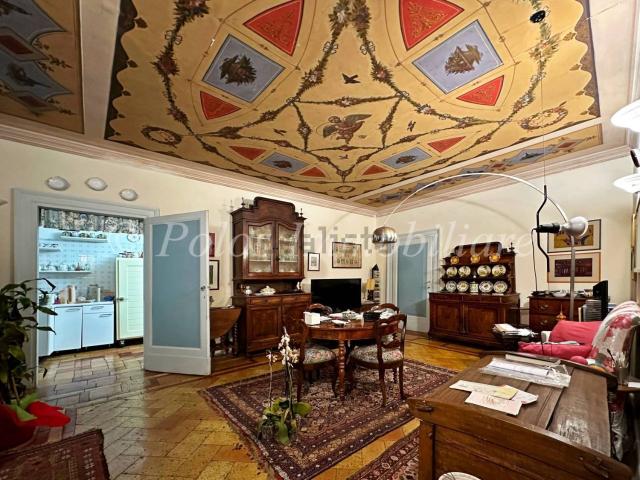 Appartamento in vendita di 230 m² in Via Perpenti, 39