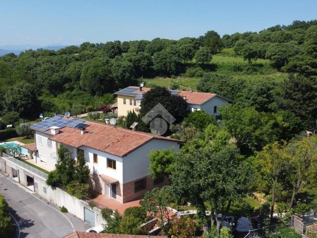 Appartamento in vendita di 230 m² in Via Rova, 1