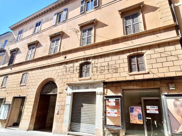 Appartamento in vendita di 230 m² in Via Roma, 68