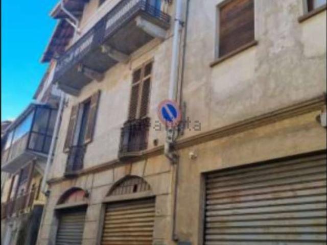Appartamento in vendita di 198 m² in Via Roma