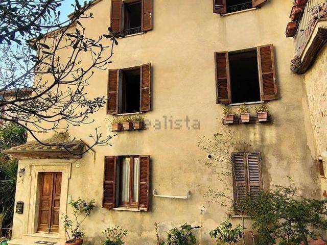 Appartamento in vendita di 230 m² in Via Rimembranze, 22