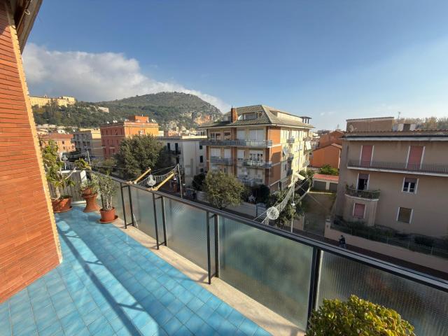 Appartamento in vendita di 230 m² in Viale della Vittoria, 54