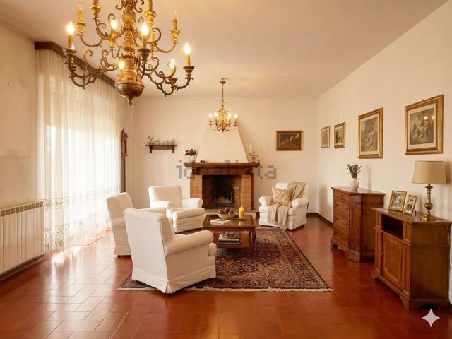 Appartamento in vendita di 230 m² in Viale Galileo Galilei