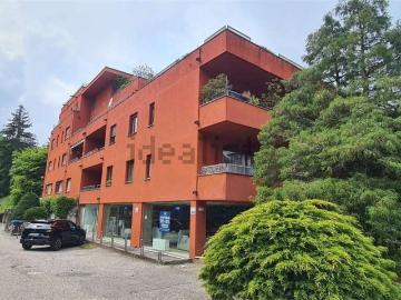 Appartamento in vendita di 230 m² in Viale Padre G. B. Aguggiari, 77