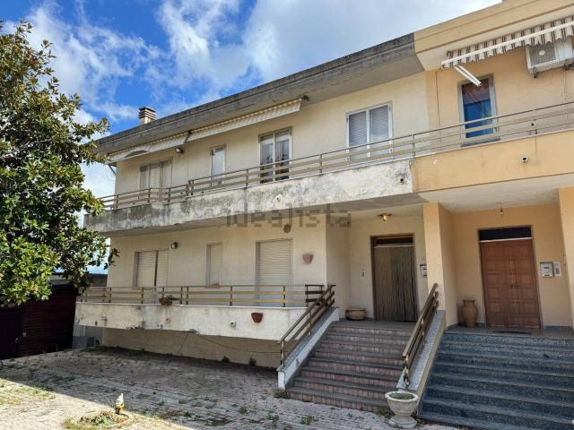 Appartamento in vendita di 230 m² in Contrada Fontanella, 23