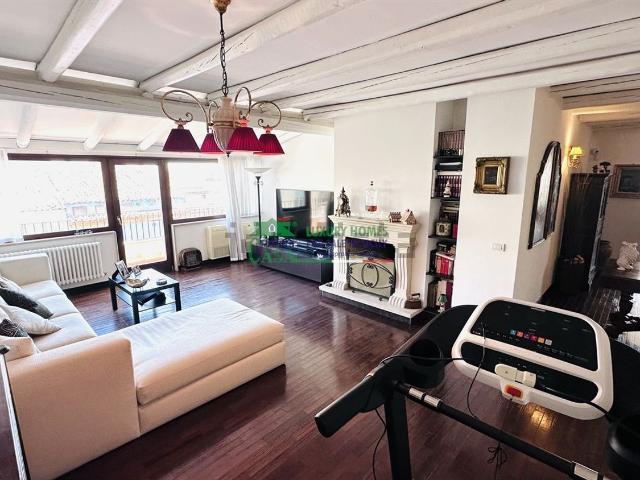 Appartamento in vendita di 230 m² in Corso Italia