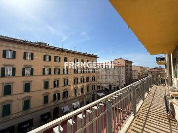 Appartamento in vendita di 230 m² in Piazza Attias