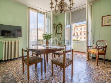 Appartamento in vendita di 230 m² in Piazza Tre Martiri, 10
