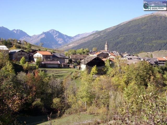 Appartamento in vendita di 230 m² in Strada per Borgata Chateau