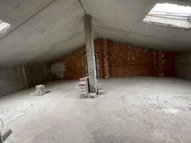 Appartamento in vendita di 231 m² in Via Cesare Battisti, 38