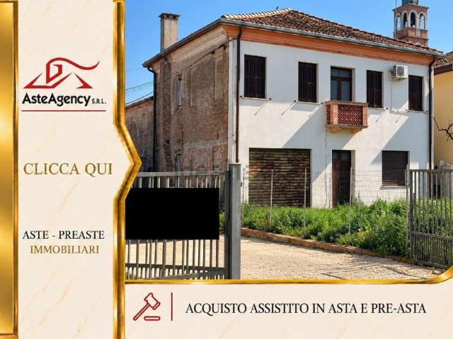 Appartamento in vendita di 231 m² in Via E. Rodella, 4