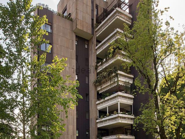 Appartamento in vendita di 217 m² in Via Fratelli Cervi