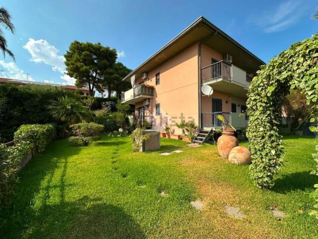 Appartamento in vendita di 231 m² in Via Polveriera, 40