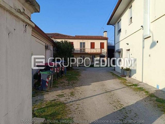 Appartamento in vendita di 231 m² in Via Roma