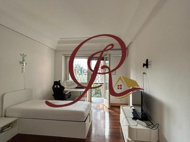 Appartamento in vendita di 231 m² in Via Ronciglione, 15