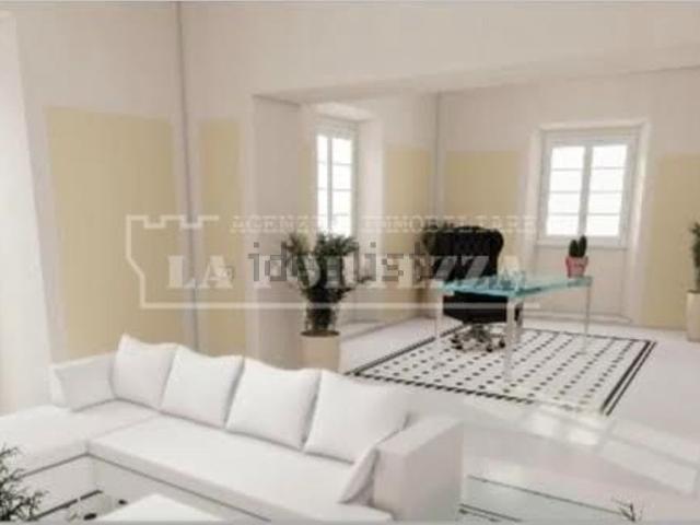 Appartamento in vendita di 231 m² in Borgo Stretto