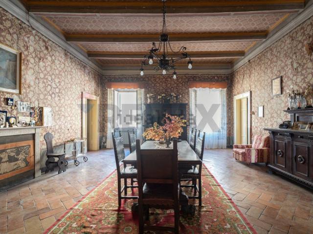 Appartamento in vendita di 232 m² in Via Giacomo Leopardi, 42
