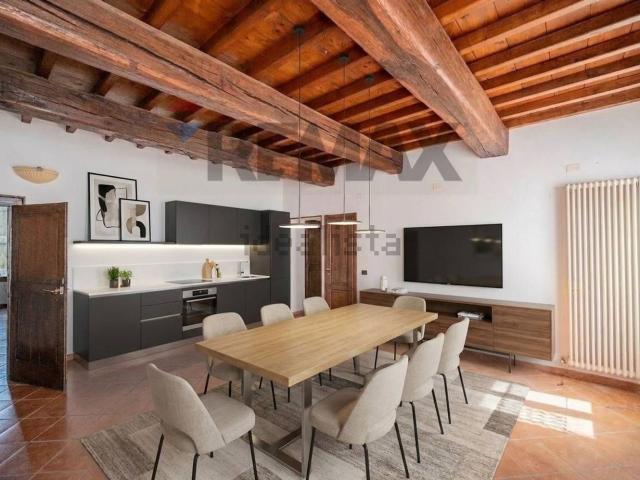 Appartamento in vendita di 232 m² in Via Soragna, 13