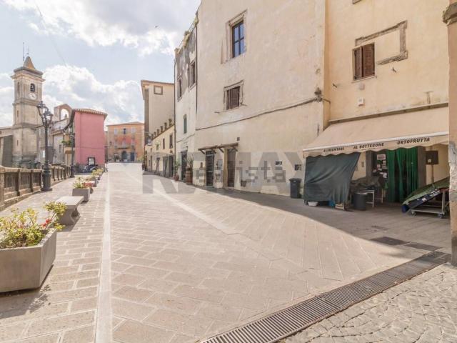 Appartamento in vendita di 232 m² in Via Principe Amedeo, 130
