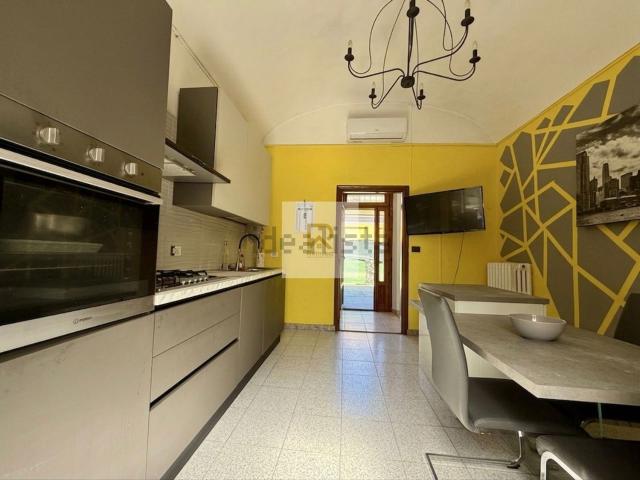 Appartamento in vendita di 232 m² in Via Thaon di Revel
