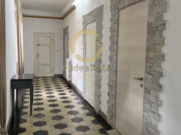Appartamento in vendita di 232 m² in Viale Giosuè Carducci