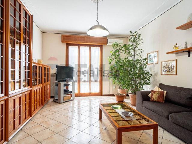 Appartamento in vendita di 233 m² in Via Alcide de Gasperi, 6